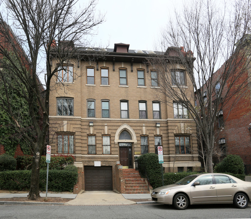 1651 Lamont St NW in Washington, DC - Building Photo