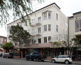 2401-2419 Chestnut St in San Francisco, CA - Building Photo - Building Photo