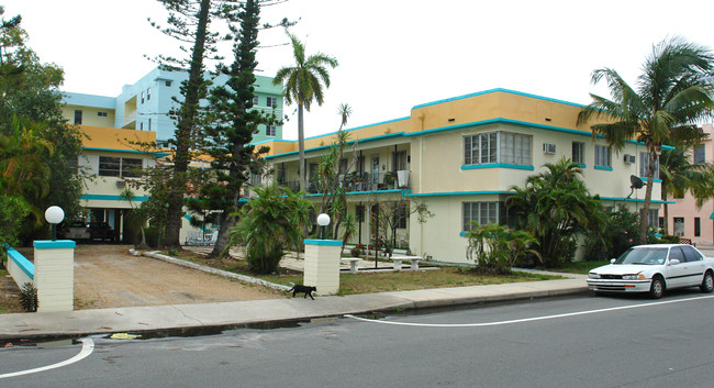 Lake Palm in Lake Worth, FL - Foto de edificio - Building Photo
