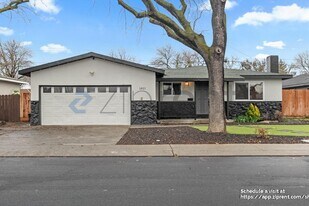 1821 Debonaire Dr in Modesto, CA - Building Photo