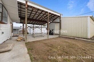 1221 S Baker St in Moses Lake, WA - Building Photo - Building Photo