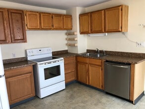 282 Brackett Street, Unit 1 in Portland, ME - Building Photo - Building Photo