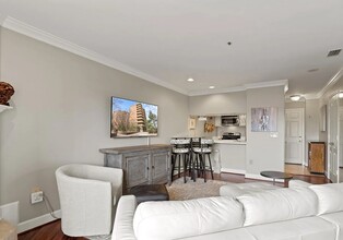 1050 N Stuart St, Unit 411 in Arlington, VA - Building Photo - Building Photo
