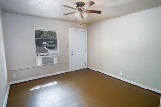 1319 Dawson St in San Antonio, TX - Building Photo - Building Photo