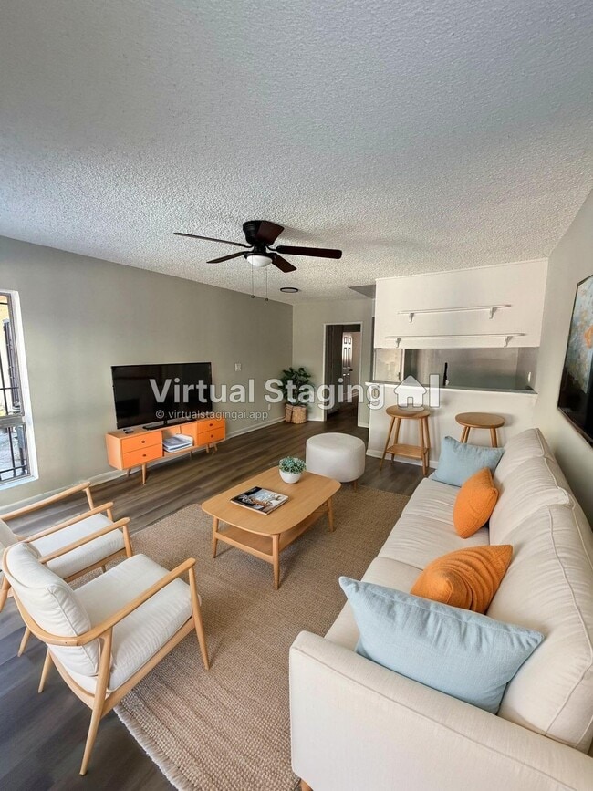 1443 W 105th St
