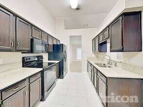 7738 Collins Ridge Blvd in Jacksonville, FL - Foto de edificio - Building Photo