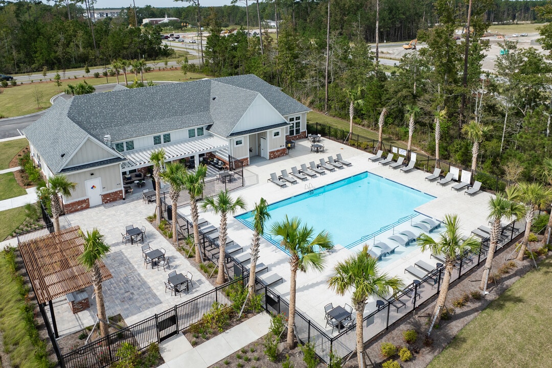 Emblem Cane Bay North in Summerville, SC - Foto de edificio