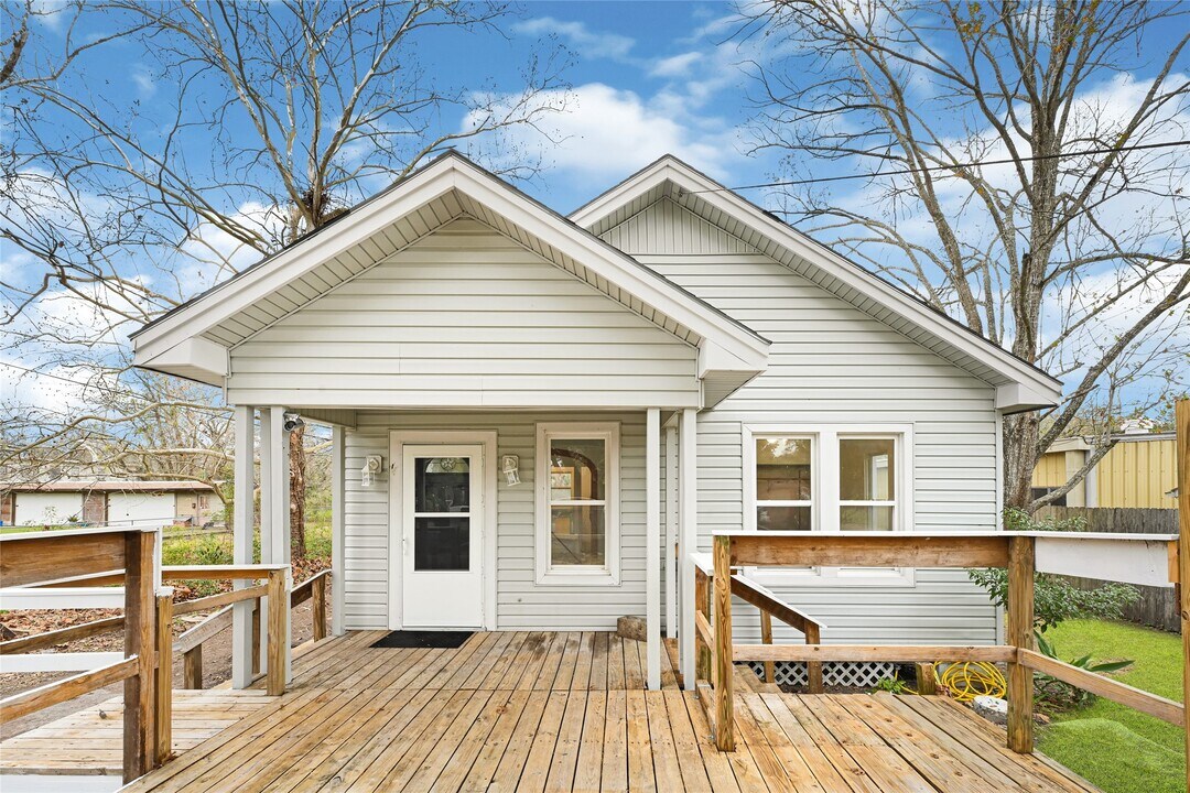 830 Ross St in La Marque, TX - Building Photo