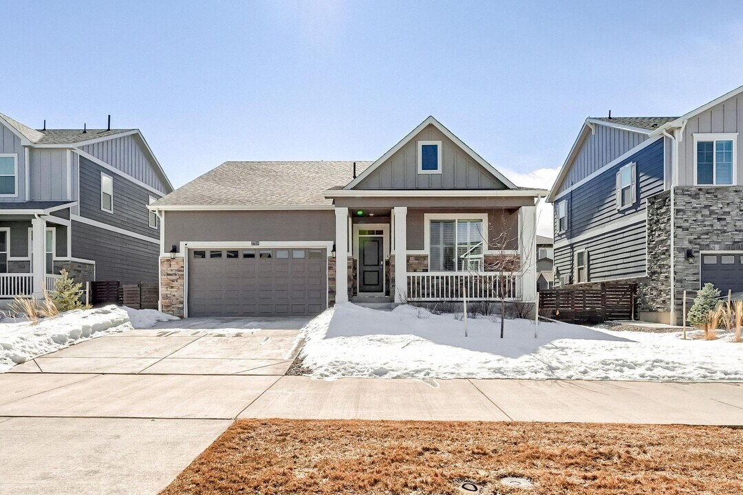 27210 E Maple Ave in Aurora, CO - Building Photo