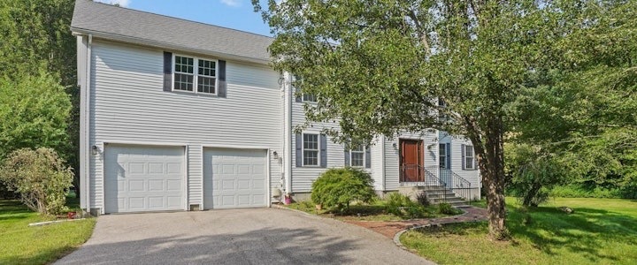 293 Mooresfield Rd in South Kingstown, RI - Building Photo
