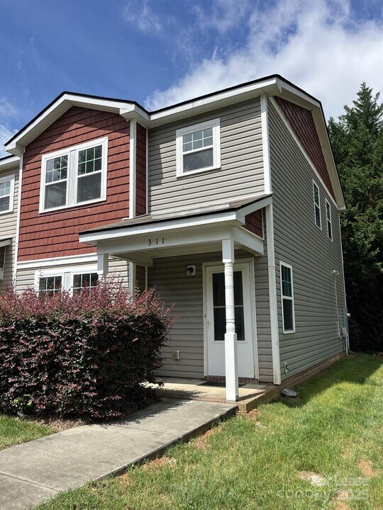 311 Drury Dr in Charlotte, NC - Building Photo