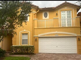8394 NW 113th Path in Doral, FL - Building Photo
