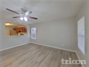 812 Spears Dr in Elgin, SC - Building Photo - Building Photo