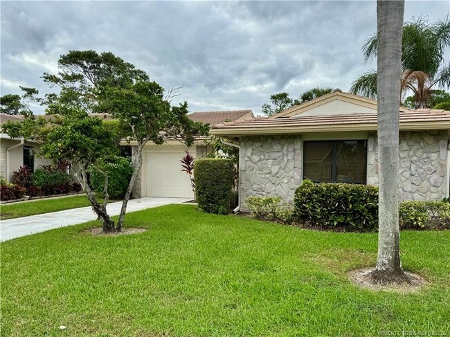 2561 SW Egret Pond Cir in Palm City, FL - Building Photo - Building Photo