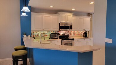 5691 Key Largo Ct in Bradenton, FL - Building Photo - Building Photo