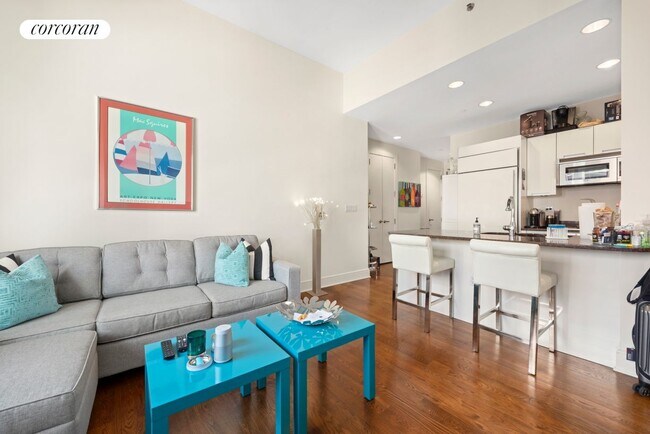 250 E 49th St in New York, NY - Building Photo - Building Photo