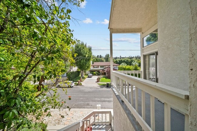 22647 Margarita Dr in Los Angeles, CA - Building Photo - Building Photo