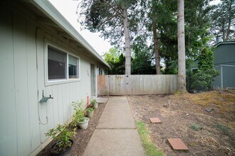 507-509 SE 5th Ave in Canby, OR - Building Photo - Building Photo