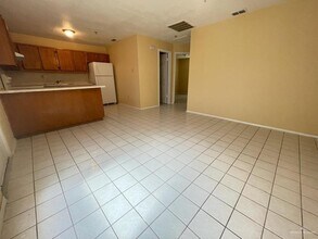 416 E 5th St-Unit -C6 in Weslaco, TX - Building Photo - Building Photo