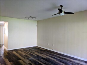 6413 Hollydale Pl in Riverview, FL - Building Photo - Building Photo