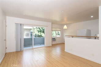 11921 Goshen Ave, Unit 6 in Los Angeles, CA - Foto de edificio - Building Photo