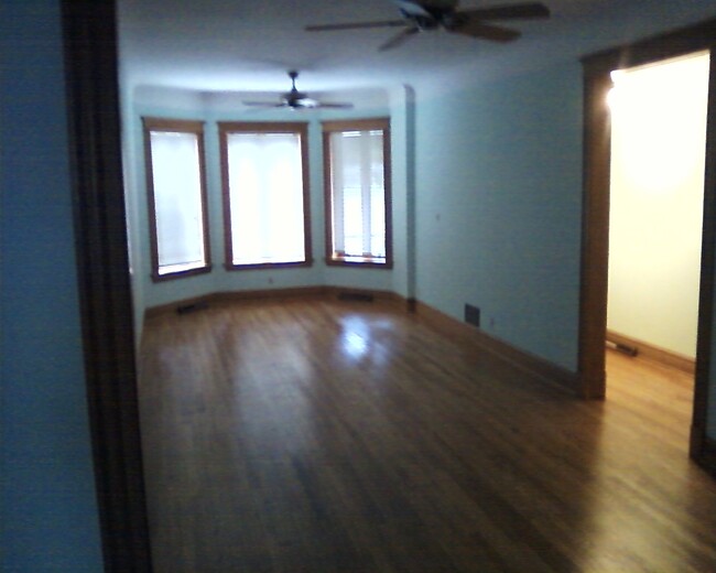640 W 35th St, Unit 1