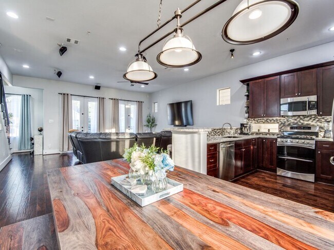 1509 Holly St in Houston, TX - Foto de edificio - Building Photo