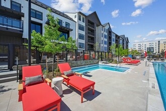 Arden Karl's Farm in Northglenn, CO - Foto de edificio - Building Photo