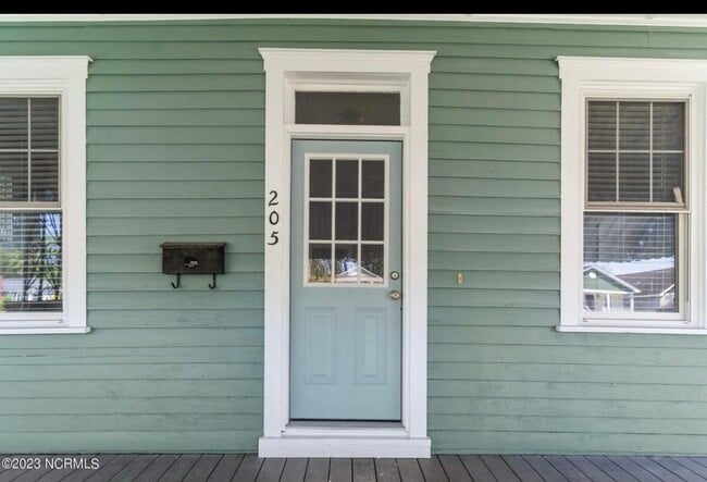 property at 205 S 11th St