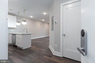 45 W Haines St, Unit 205 in Philadelphia, PA - Building Photo - Building Photo