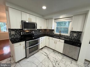 14917 Lear Ln in Silver Spring, MD - Building Photo - Building Photo