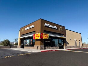 20587 N Saratoga Way in Surprise, AZ - Building Photo - Building Photo