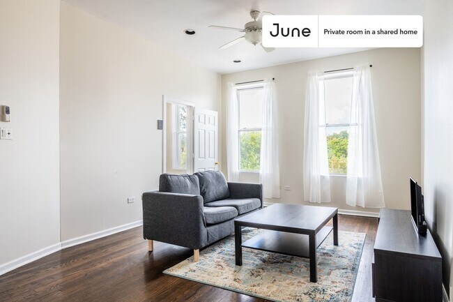 Room in Shared 3 bed/1 bath home, Unit C in Chicago, IL - Building Photo - Building Photo