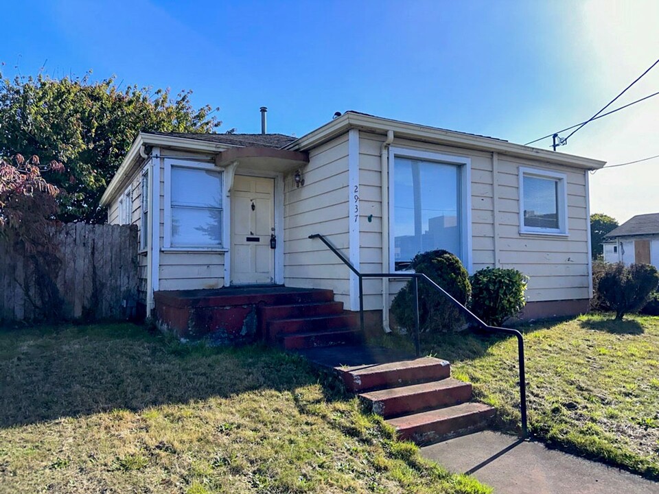 2937 I St in Eureka, CA - Building Photo