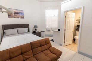 444 G St in San Diego, CA - Building Photo
