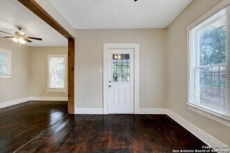 1404 Lamar St in San Antonio, TX - Building Photo - Building Photo