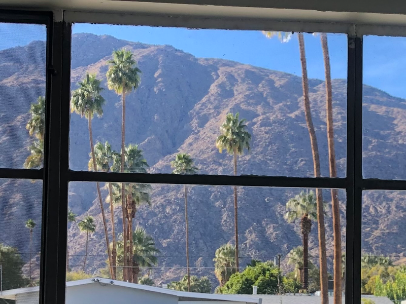 546 S Camino Real in Palm Springs, CA - Foto de edificio