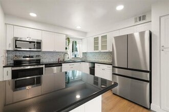 6830 SW 45th Ln, Unit 3 in Miami, FL - Building Photo - Building Photo