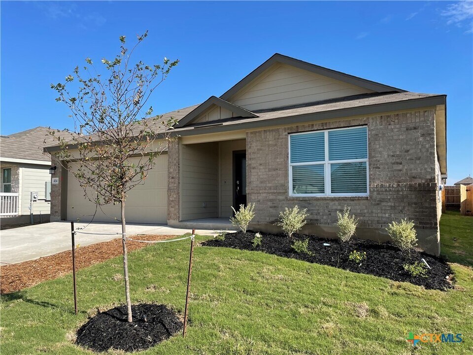 414 Fairy Duster Dr in New Braunfels, TX - Foto de edificio
