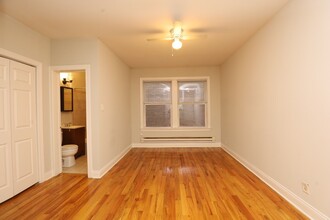 514 W Melrose in Chicago, IL - Building Photo - Building Photo