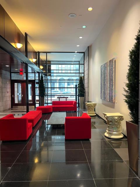 329 Notre Dame Rue E in Montréal, QC - Building Photo