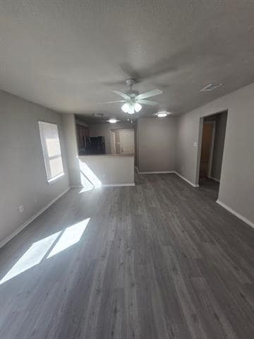 137 Cliff Height Cir in Dallas, TX - Building Photo - Building Photo