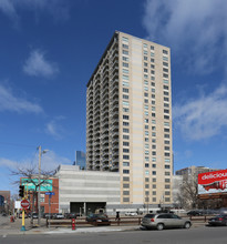 Skyscape Condominiums in Minneapolis, MN - Building Photo - Building Photo