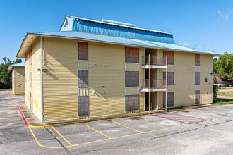 Stadium Square in Baton Rouge, LA - Foto de edificio - Primary Photo