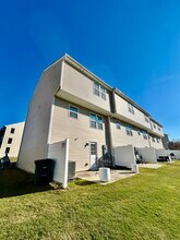 6137 Cutwater Cir in Charlotte, NC - Building Photo - Building Photo