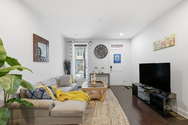 1012 McDonogh St in Baltimore, MD - Building Photo - Building Photo