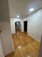 2408 E 77th St, Unit 2A in Chicago, IL - Building Photo - Building Photo