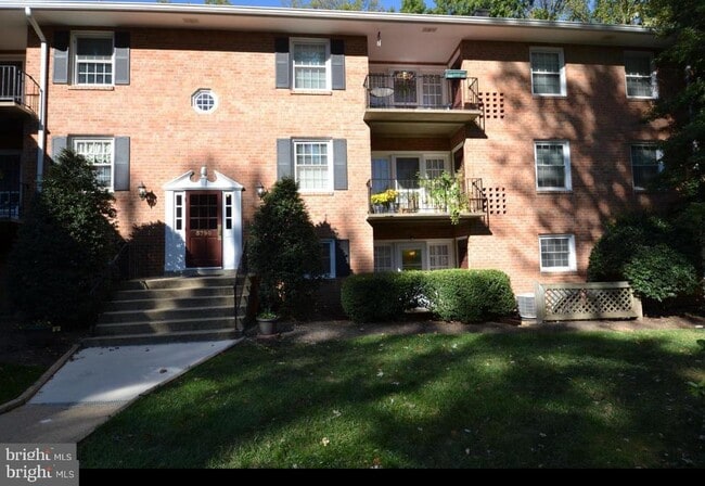 3790 Lyndhurst Dr in Fairfax, VA - Building Photo - Building Photo
