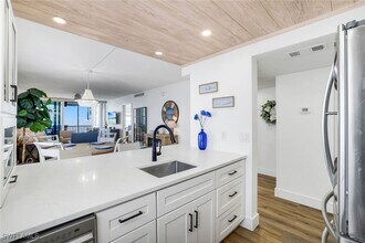 26340 Hickory Blvd in Bonita Springs, FL - Foto de edificio - Building Photo