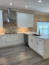 2759 Orange Grove Trail in Naples, FL - Foto de edificio - Building Photo